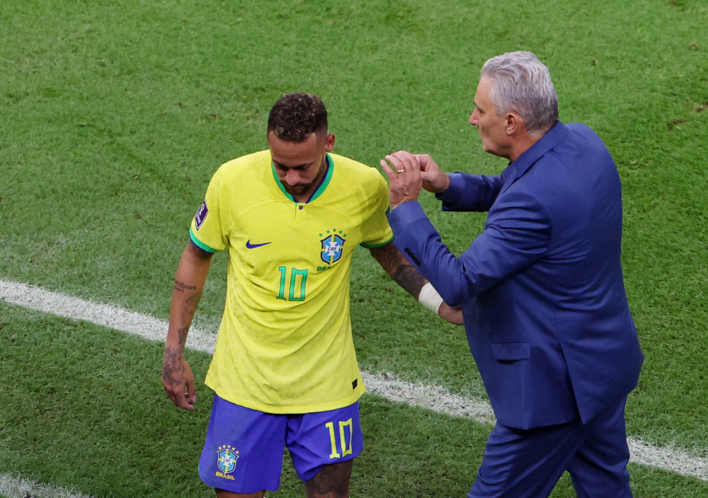 z12 HLV Brazil nhận lỗi vì chấn thương của Neymar